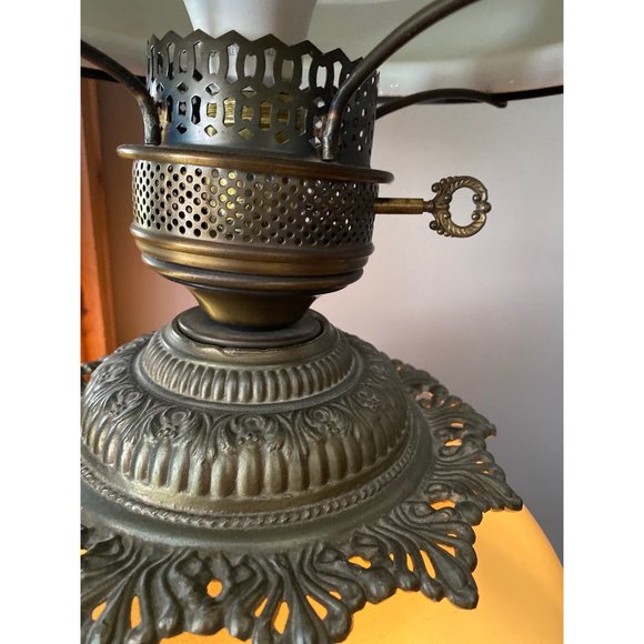 3 way Hurricane lamp beautifully hand painted - Picture 6 of 12